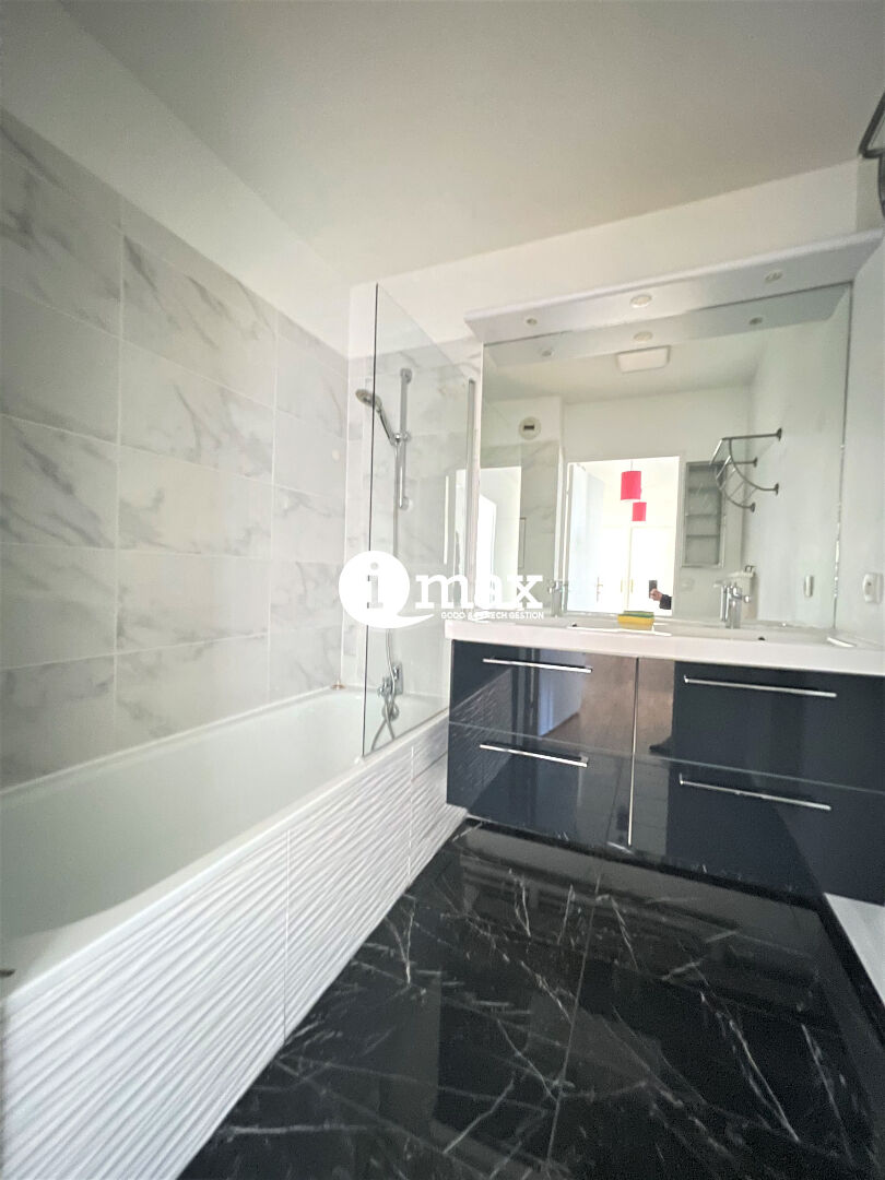 Appartement Courbevoie 4 pice(s) 79 m2 10/10